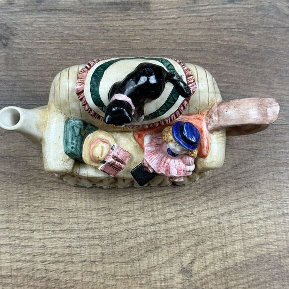 Tea Time Hand Glazed & Painted Porcelain Tea Pot Cat Doll On Couch - Picture 2 of 6